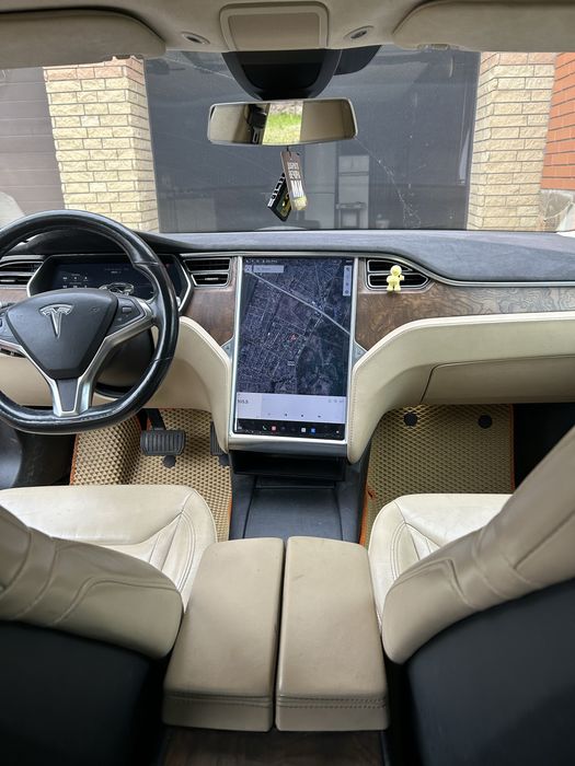 Tesla Model S 90d 2016