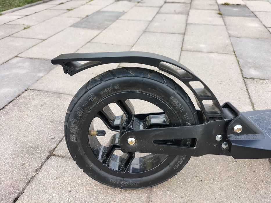 Hulajnoga NILS HC300 – duże pompowane koła, jak nowa!