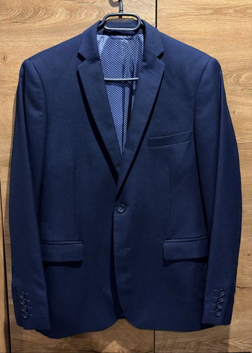 Granatowy garnitur męski, marynarka jednorzędowa, rozmiar S-M 170/48/86, slim fit