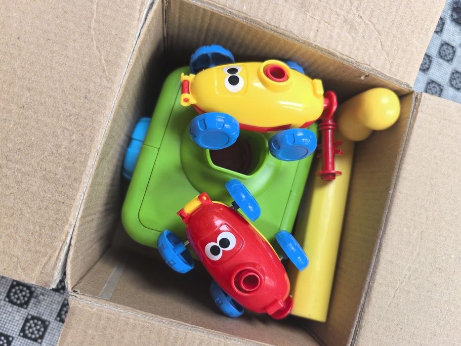 Auto autko puszczające balony zabawka.