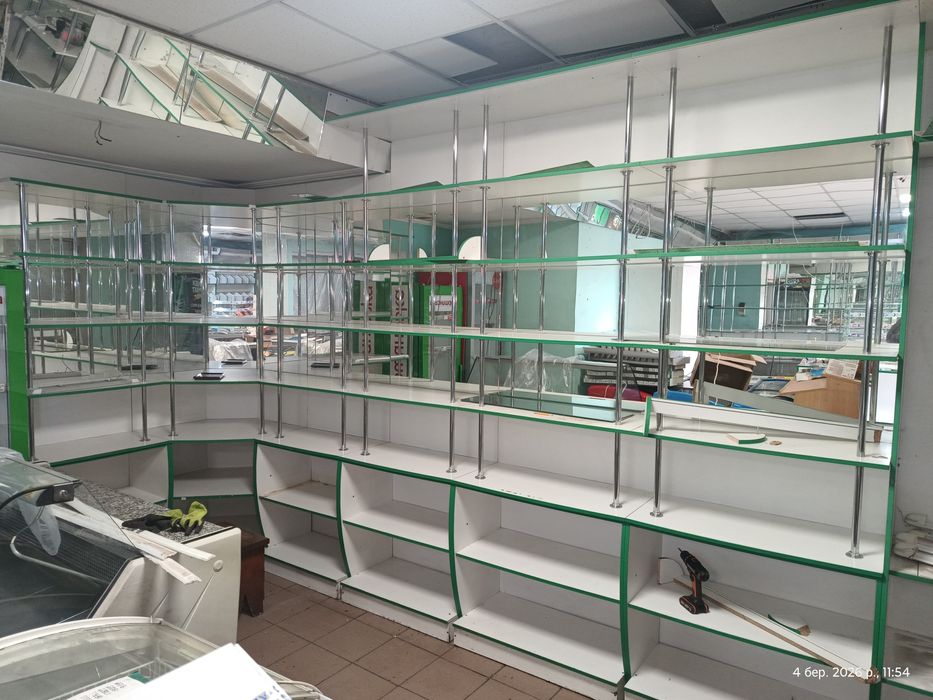 Торгові вітрини.