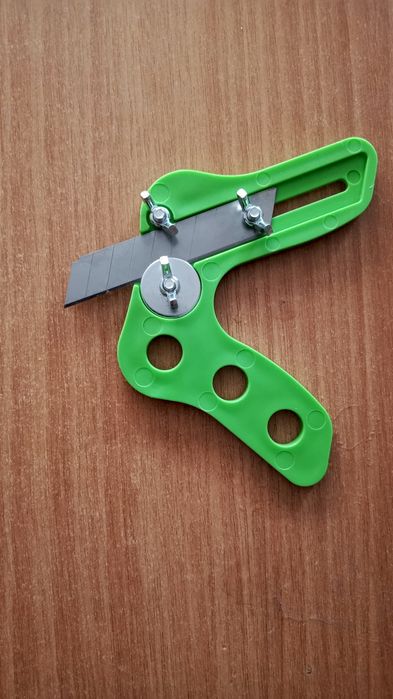 Нож столярный ( строительный) , для подрезки кромок шпона, сайдинга ,