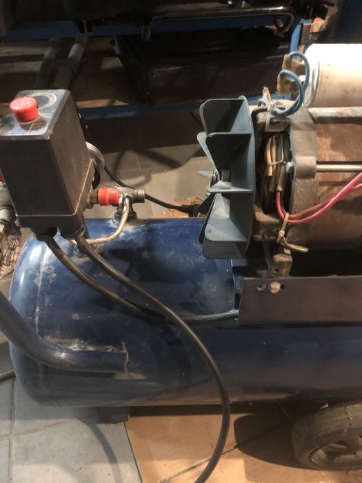 Продам компресор.