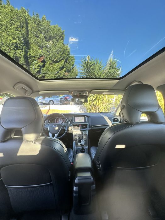 Volvo v40 d2 teto panoramico