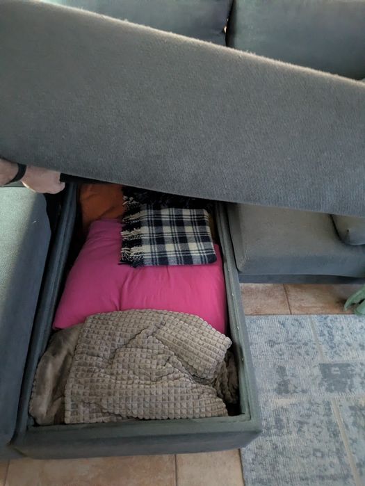 Sofá chaise long mais puffs