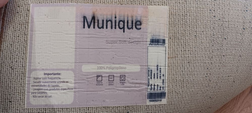 Tapete pelo curto bege