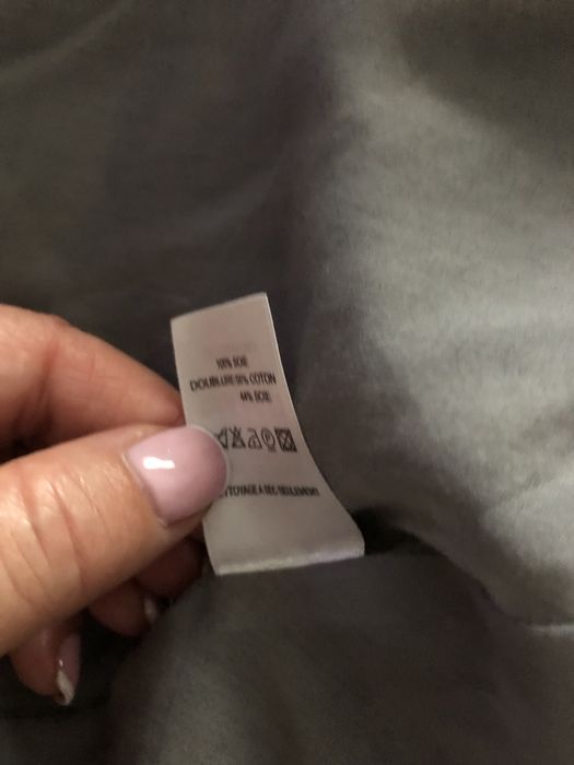 Kolorowa jedwabna butikiem sukienka letnia