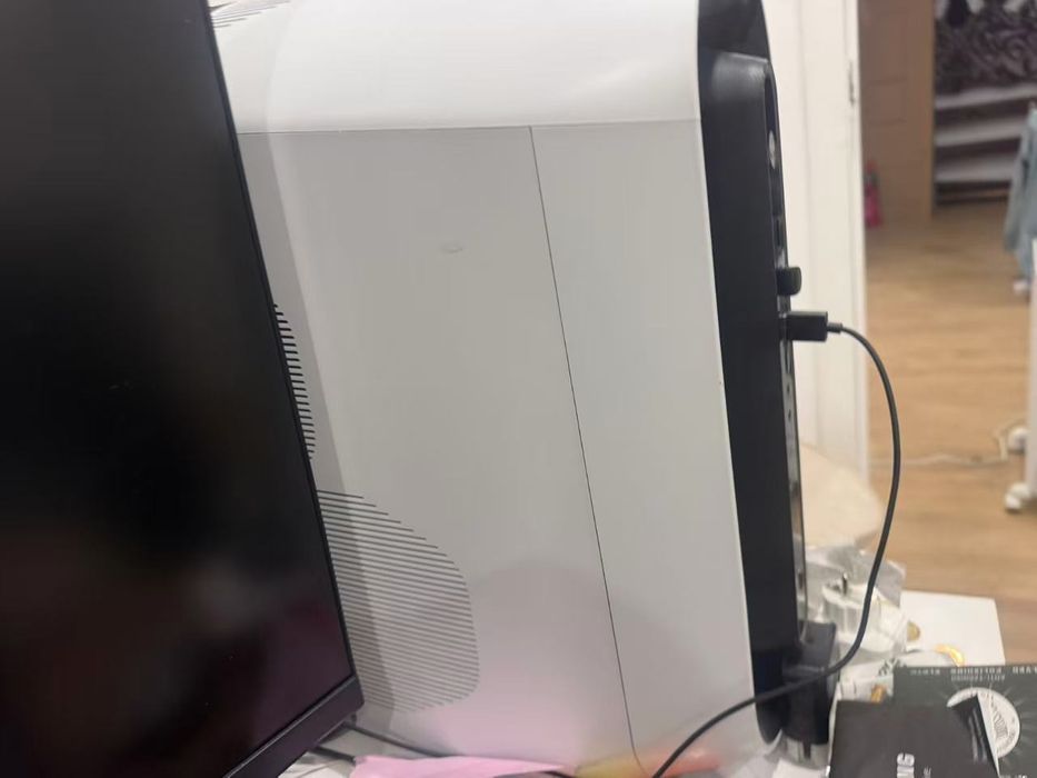 Alienware Aurora R10 Lunar Light AMD+Ecrã Samsung