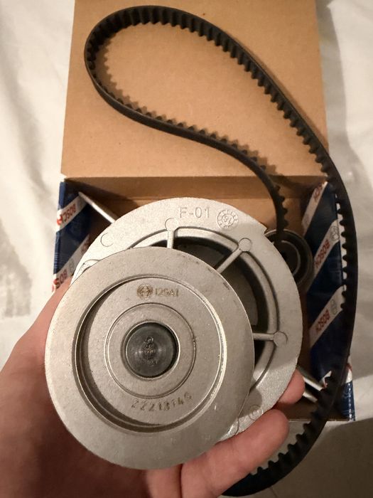 Bomba de água+kit de distribuição Bosch