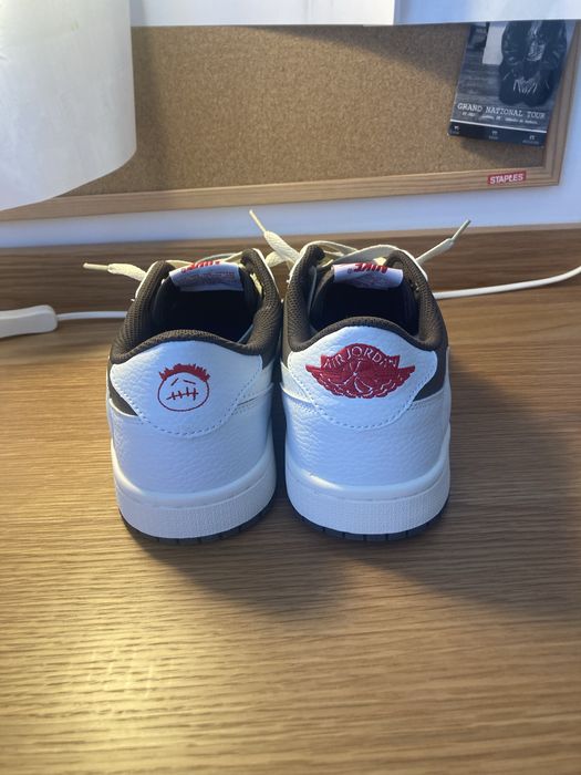 Travis scott jordan 1 low mocha