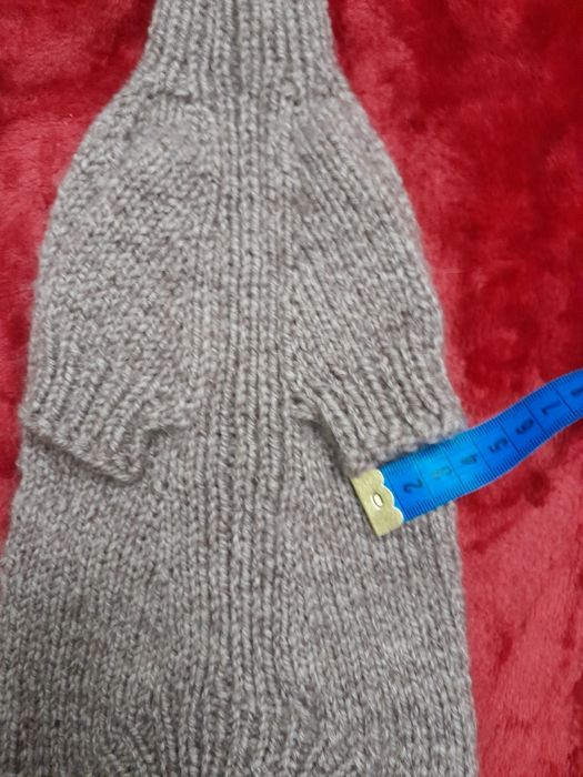 Вьязаний светр для котика