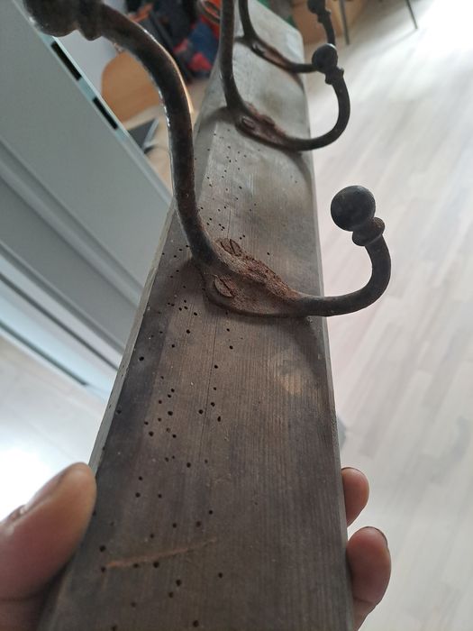 Wieszak ścienny na ubrania