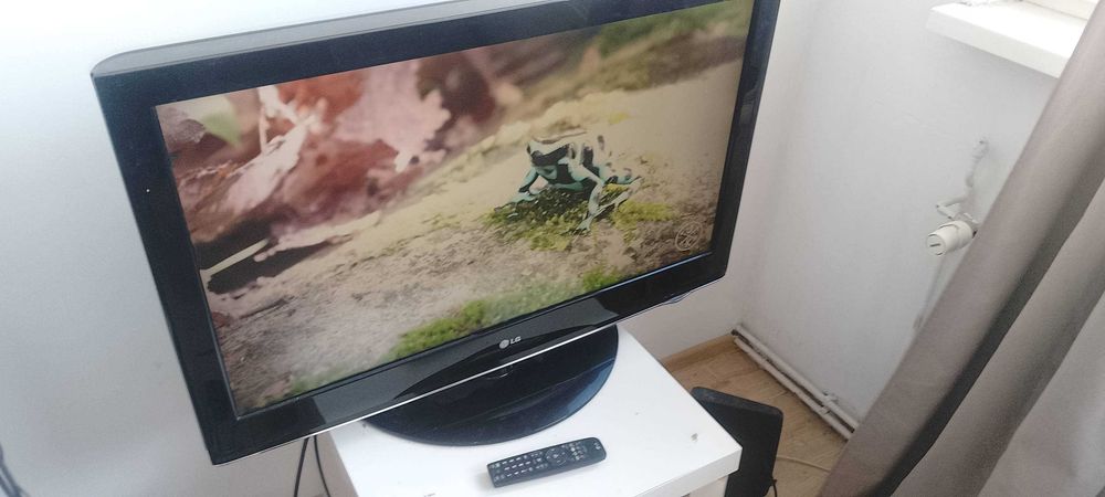 Telewizor TV LG 37" 1920x1080 FULL HD HDMI LCD 37LH3000