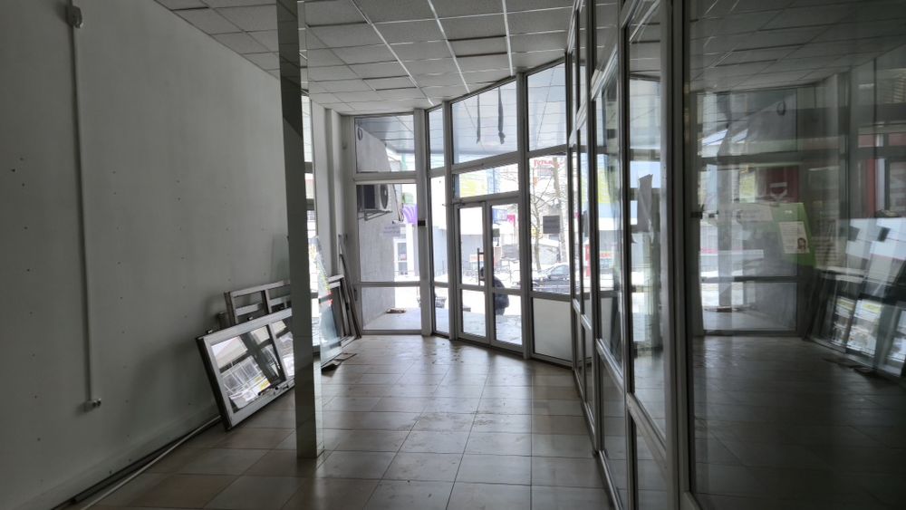 Оренда в АТБ  прикасова зона.ЦЕНТР навпроти фонтана. Фасад