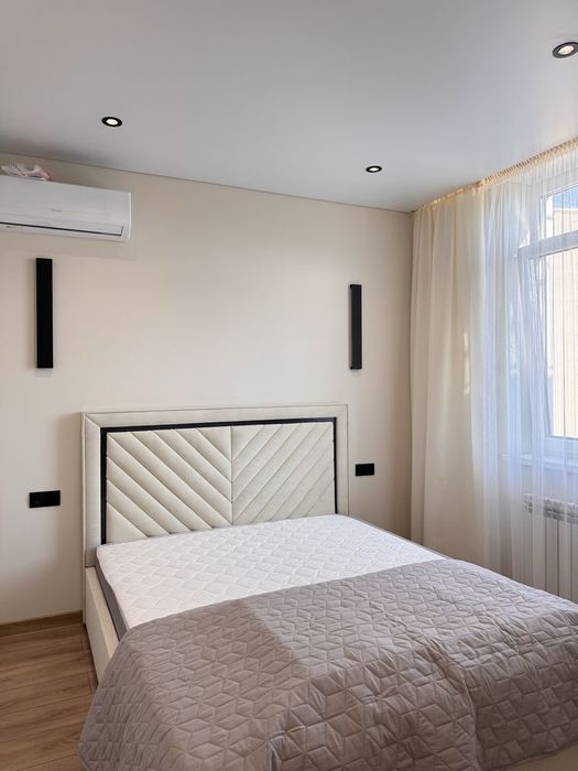 Продаж однокімнатної квартири з диваном| Центр | Однушка | 1,5 к |