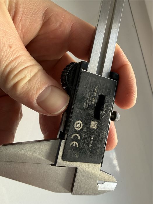 Suwmiarka elektroniczna Mitutoyo Digimatic Profesjonalna