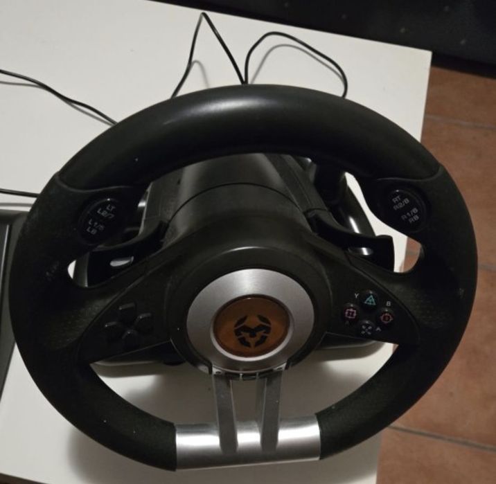 Volante Krom K-Wheel + Pedais – PS4 / PS3 / Xbox One