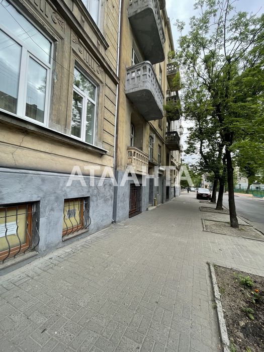 Продаж 2х к квартири ближній центр Львів! Привокзальна площа!