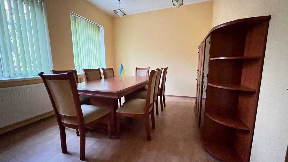 Продаж приміщення на вул. Степанівни