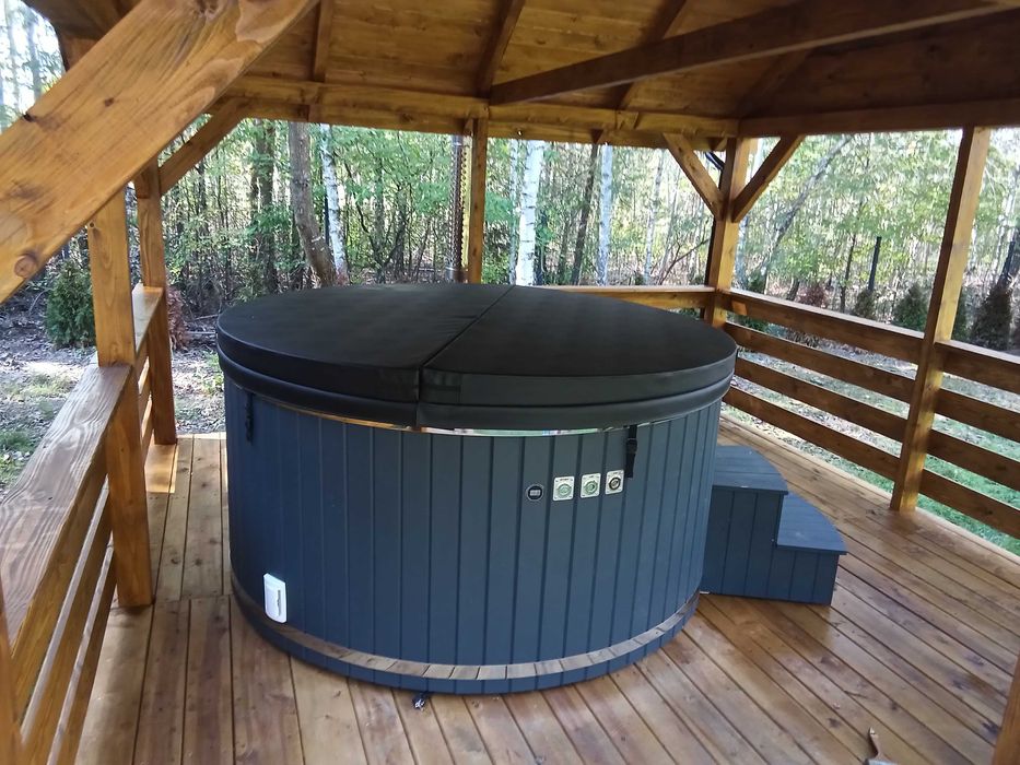 Domek z jacuzzi na wynajem w Komarówce gm. Sosnowica