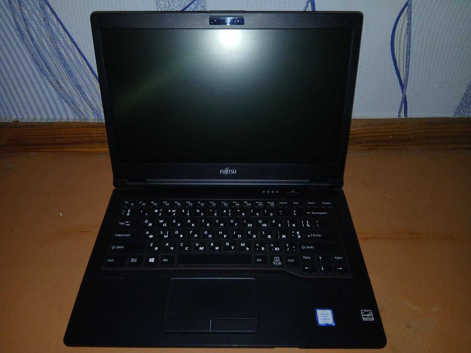 Ноутбук Fujitsu Lifebook E548 i3-7 / 8GB / 256GB