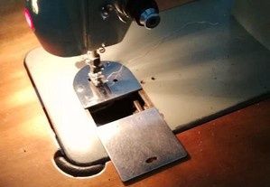 Máquina de costura marca Alfa