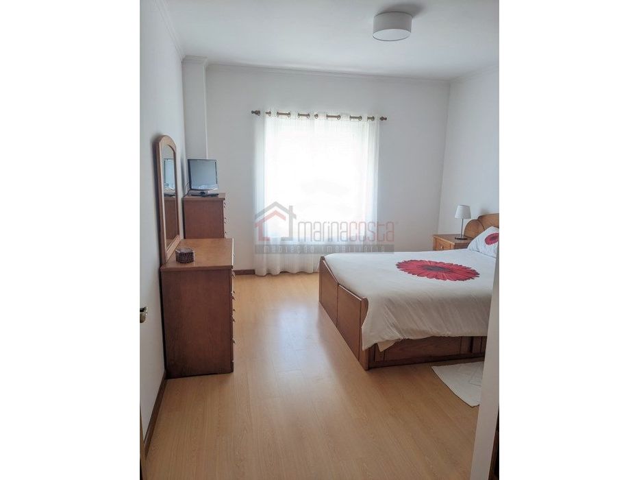 Apartamento T2 na Atouguia da Baleia para Arrendamento
