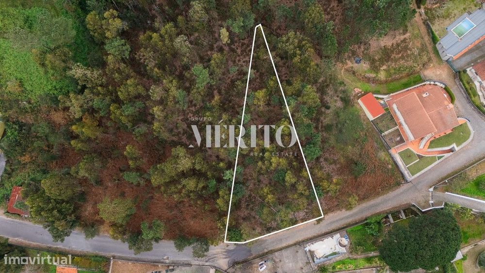 Terreno de construção às portas de Barcelos