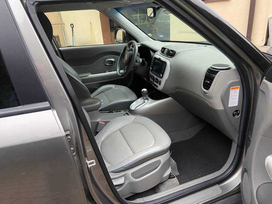 Автомобіль Kia Soul EV 2015