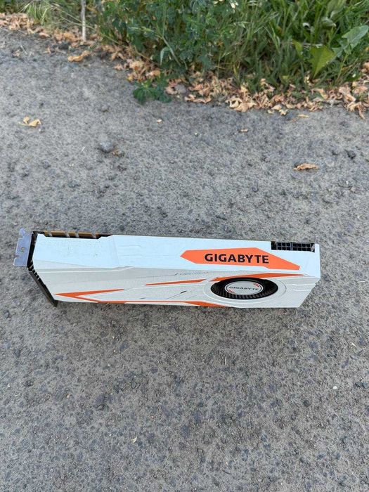 NVIDIA GeForce GTX 1080 Ti 11 ГБ GDDR5X / Виробник Gigabyte