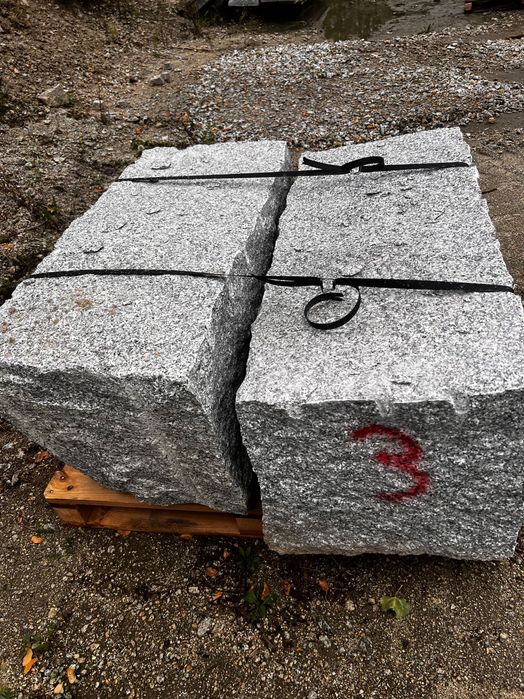 bloki granitowe surowo łupane producent