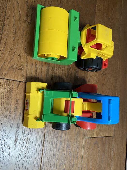 Dwa samochody łatwe do chwytania