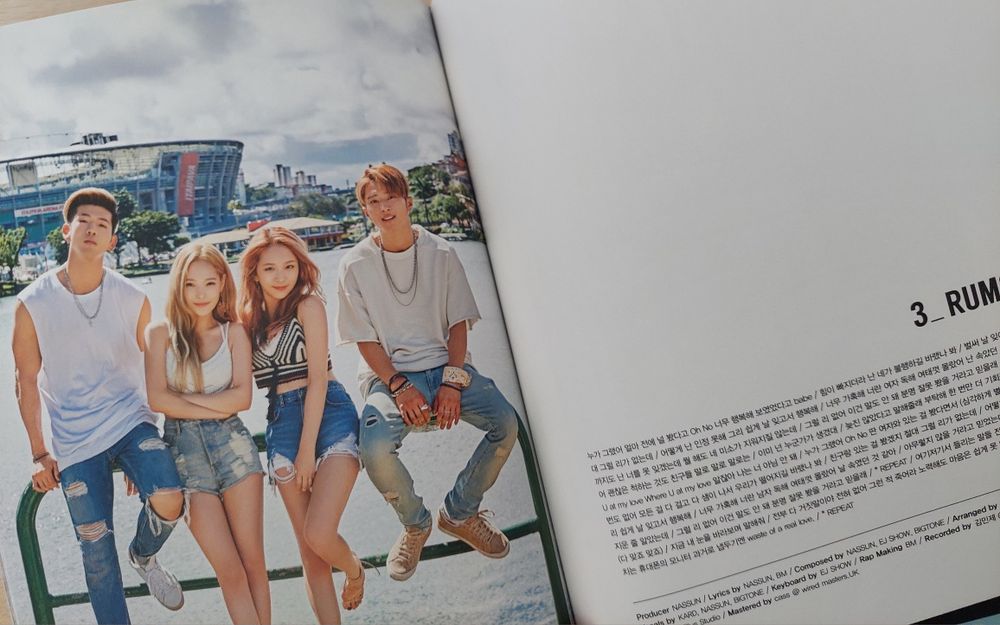 Álbum Kpop KARD "Hola Hola"