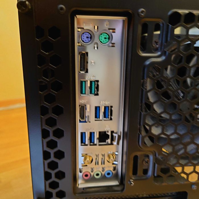 Komputer stacjonarny Intel Core i7 + GeForce RTX 2060