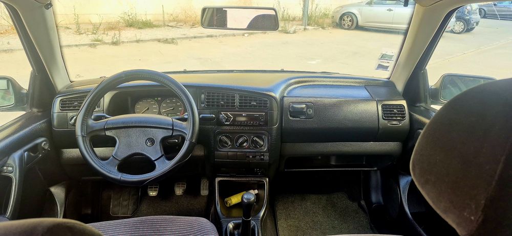 Volkswagen Golf 1.6 gasolina