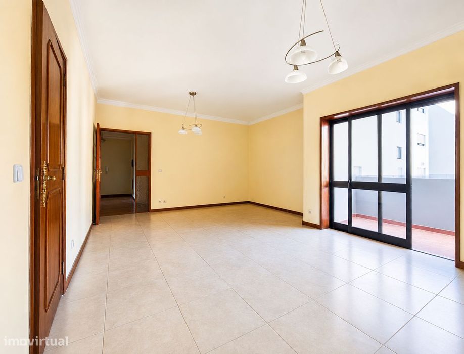 Apartamento T3 com varanda e terraço, Centro de Ponte de Lima