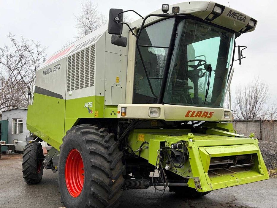 Комбайн Claas Mega 370