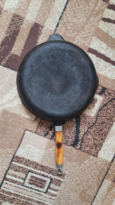 Чавунна сковорода