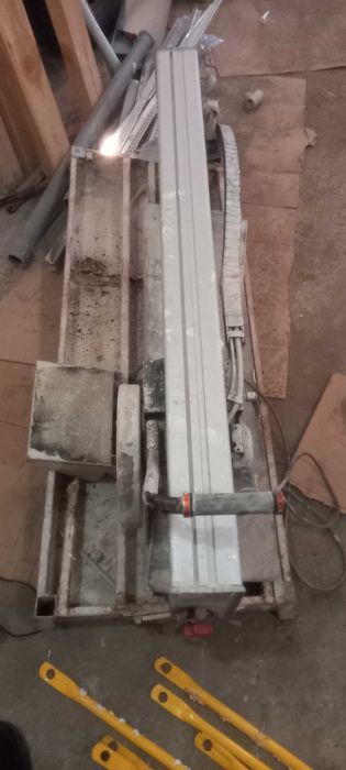 Плиткорез с двигателем