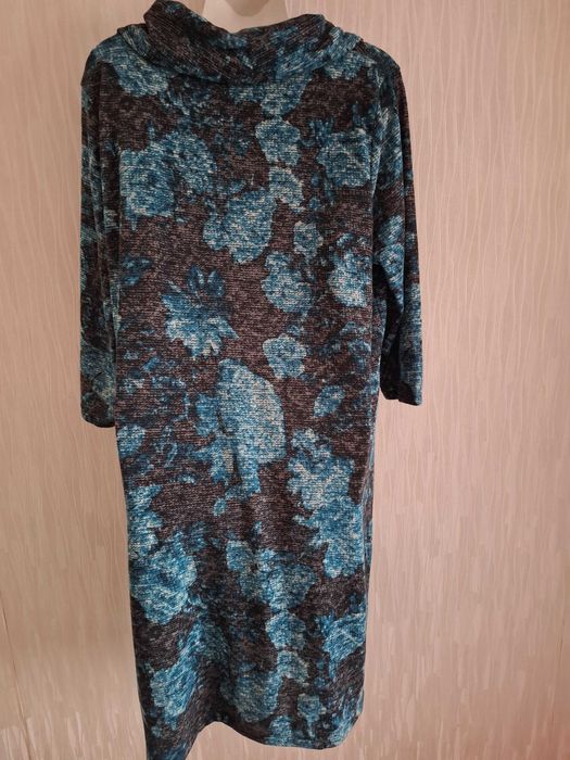 Платье трикотажное новое 20/48 размера