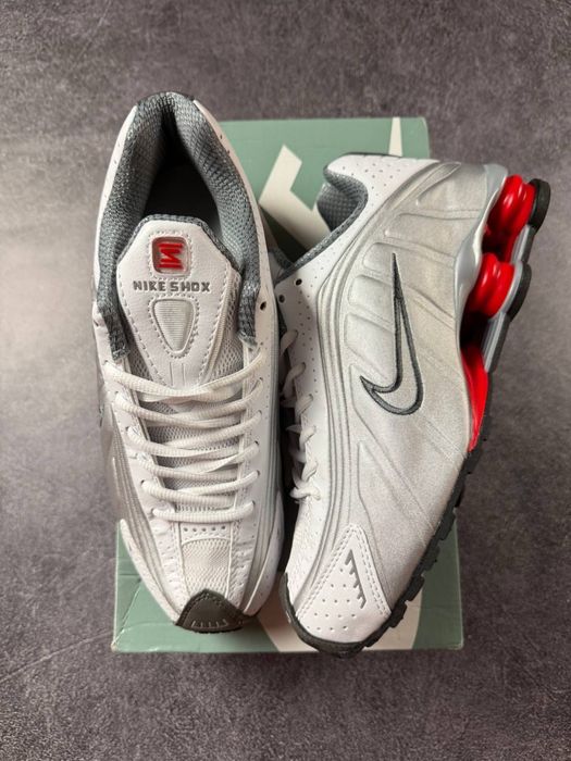 Nike Shox R4 Grey Red White