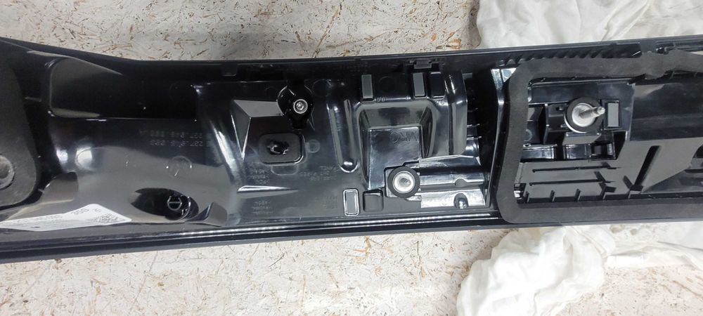 Lampa VW Taigo blenda tylna środkowa