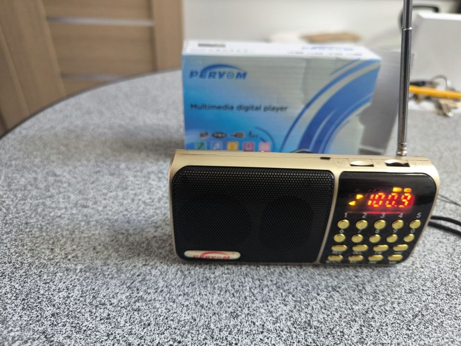 Радіо з годинником PERYOM M-127