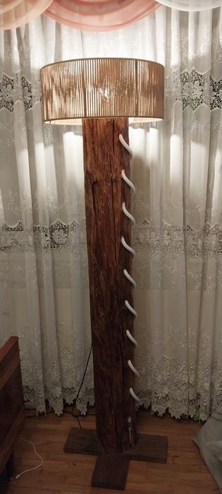 Торшер деревяний