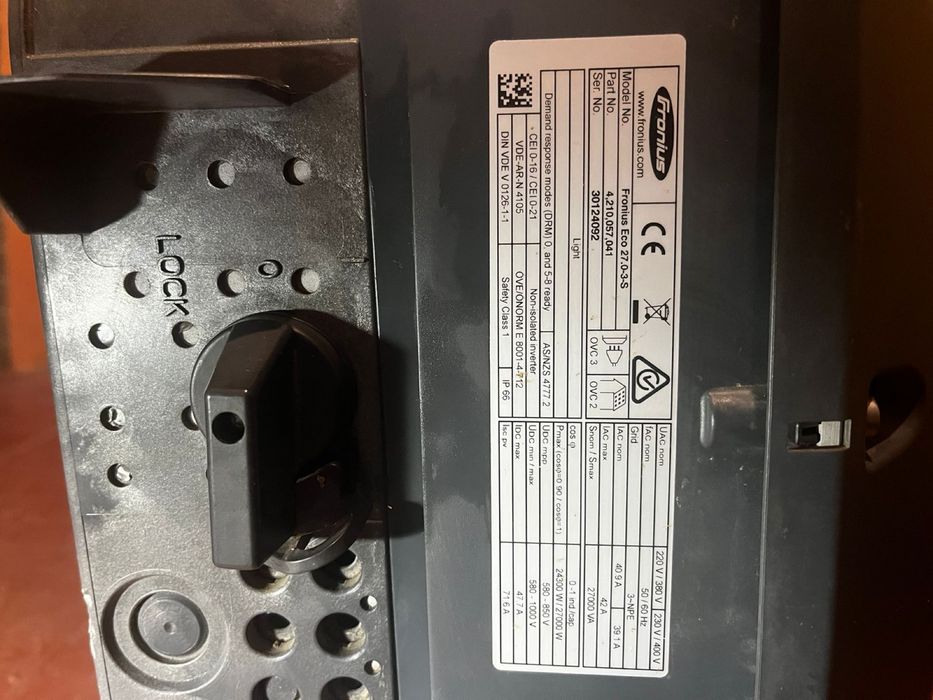 FRONIUS ECO 27.0-3-S. Інвертор мережевий (27 кВт, 3 фази, 1 MPPT)