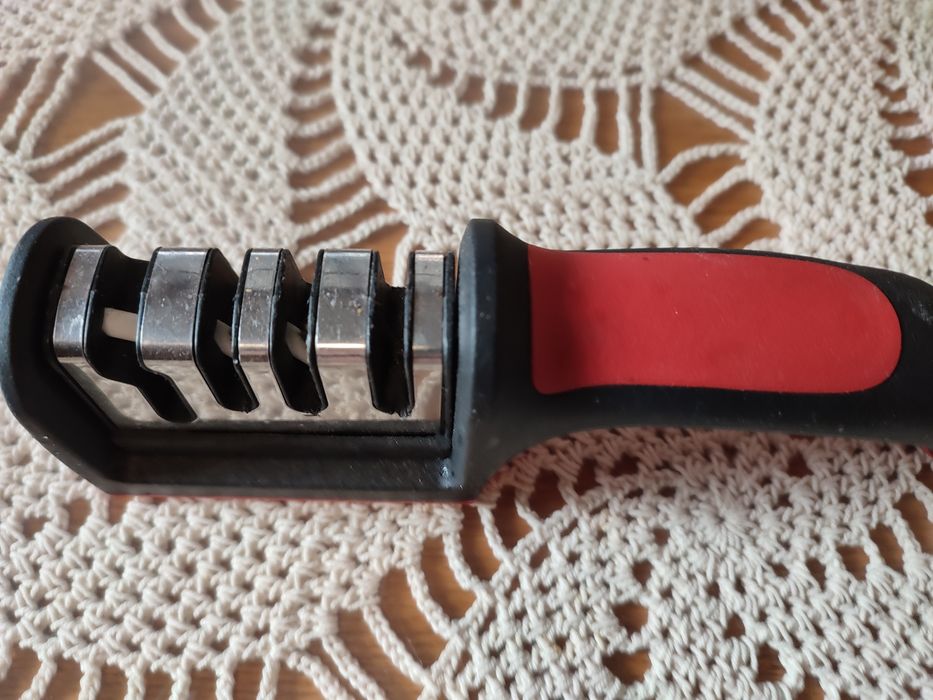 4-ступінчата точилка для ножів та ножиць ножеточка