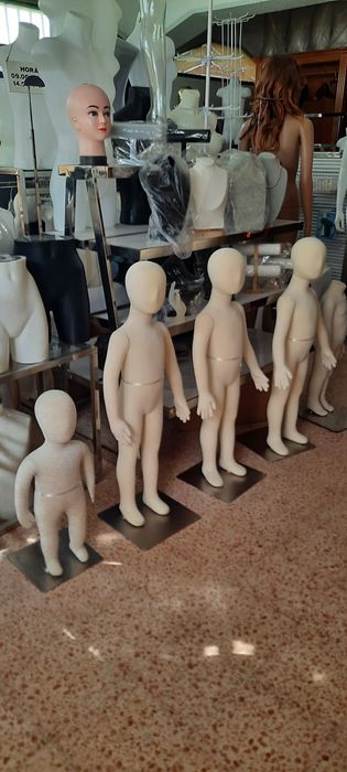 Manequins, Bustos, Expositores Diversos(Novos)