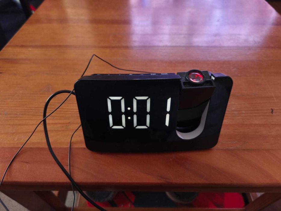 Relógio Digital com Radio