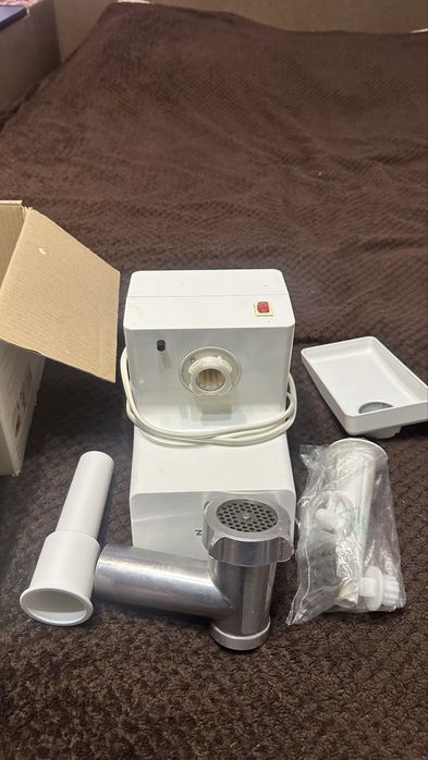 Електромясорубка zelmer