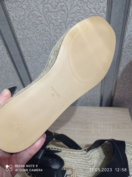 Продам жіночі босоніжки